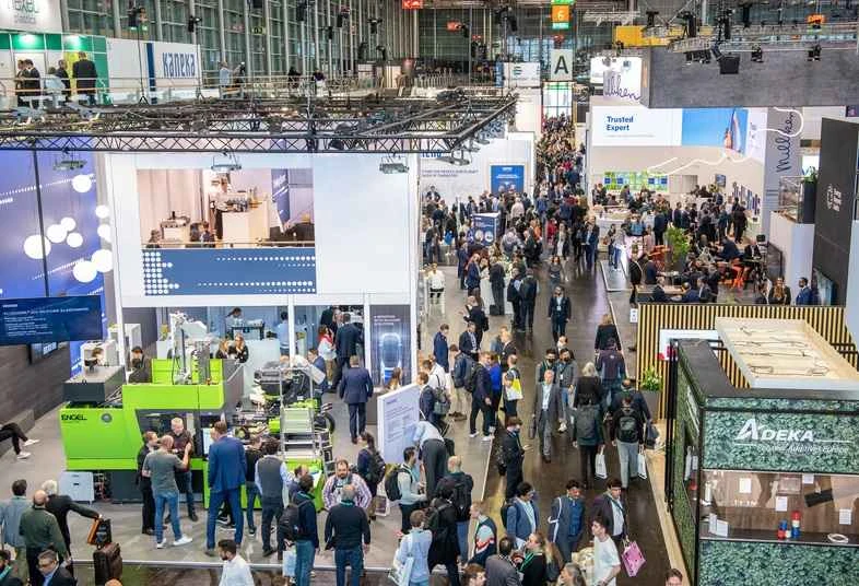 Comment puis-je obtenir le catalogue du programme du salon Düsseldorf Plastics & Rubber Exhibition 2028 ?